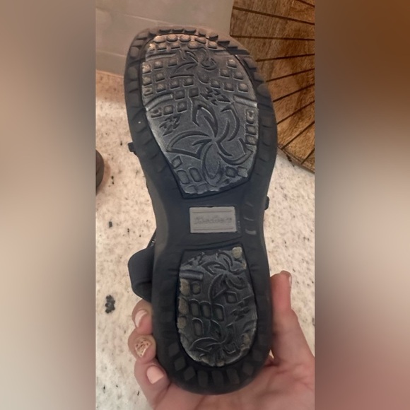 Skechers Women’s MEMORY FOAM Black Sandala Size 7 - Picture 4 of 5